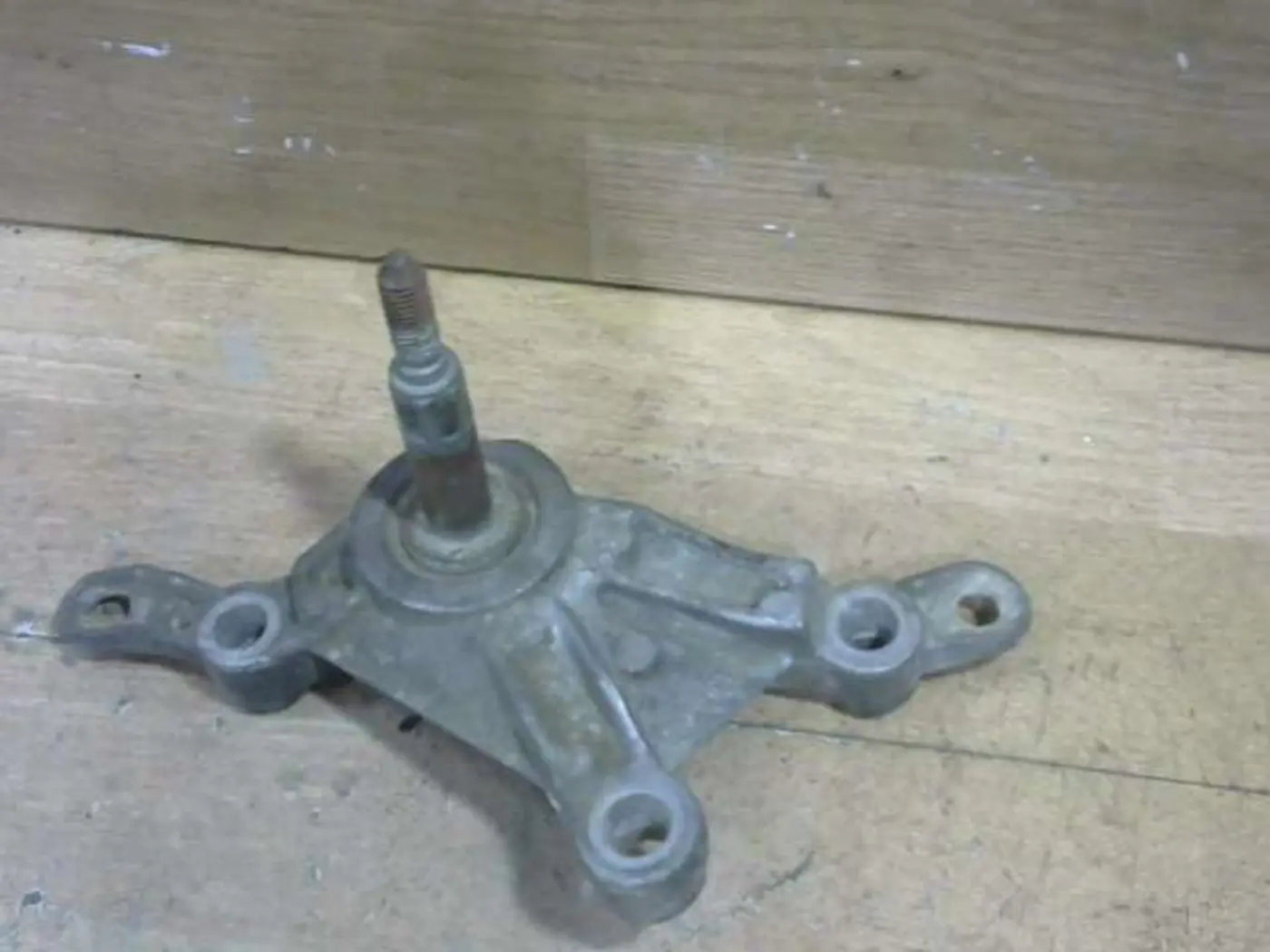 Кронштейн КПП к Renault Megane 2003
