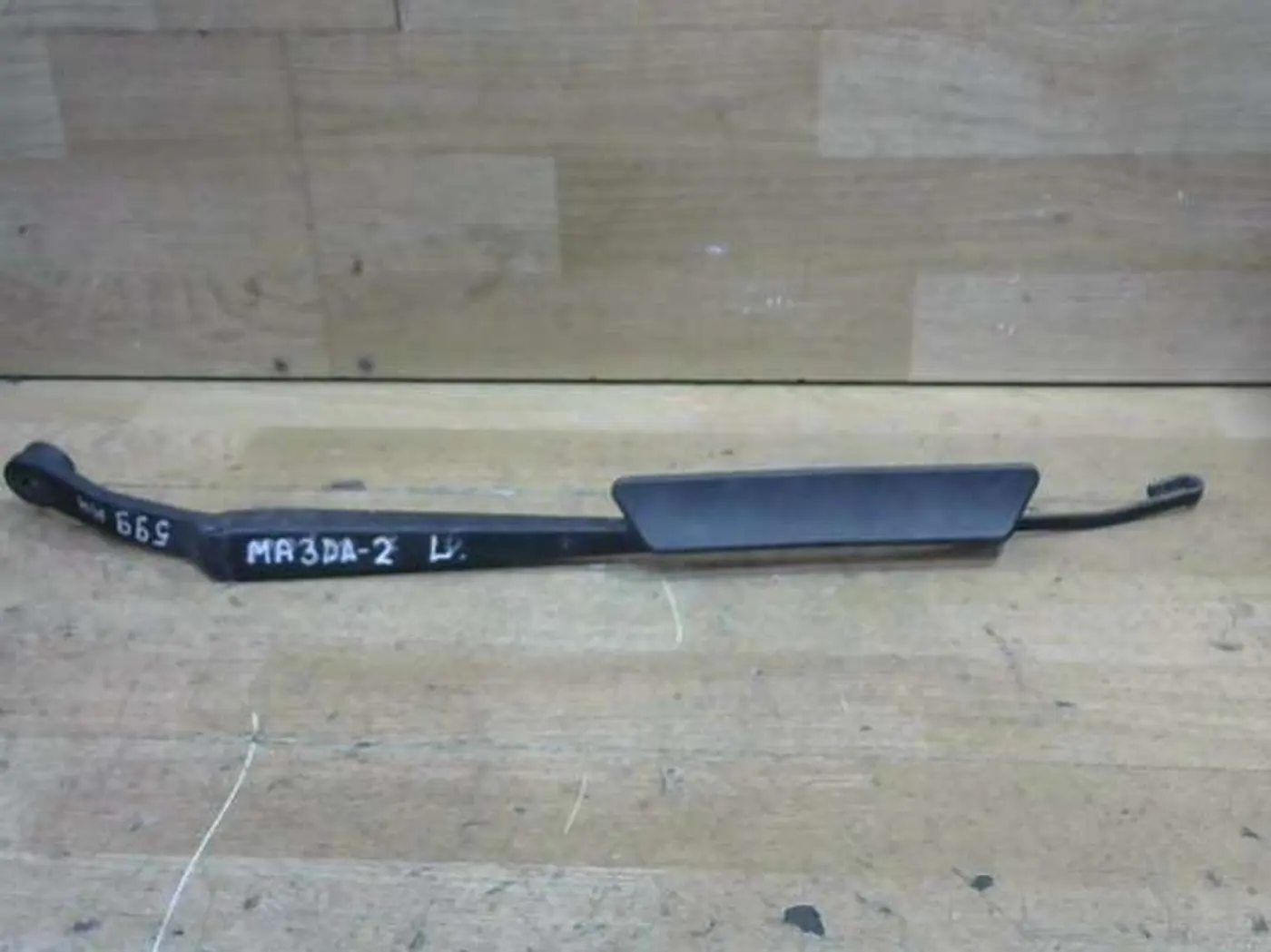 Щеткодержатель к Mazda 2 2005