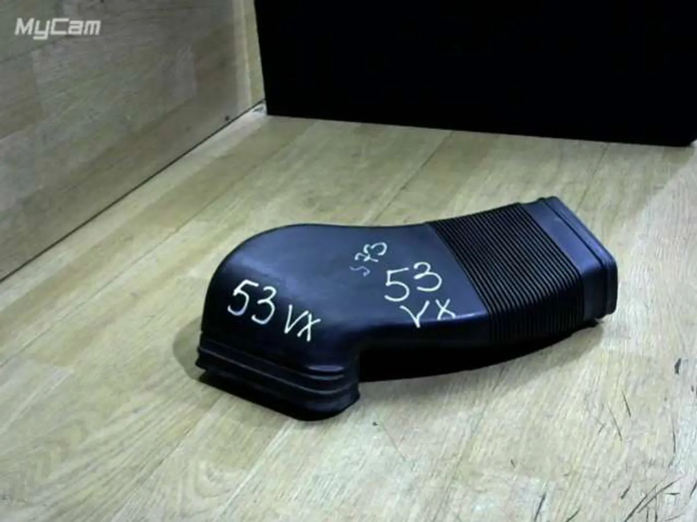 Воздуховод к Audi A4 1997