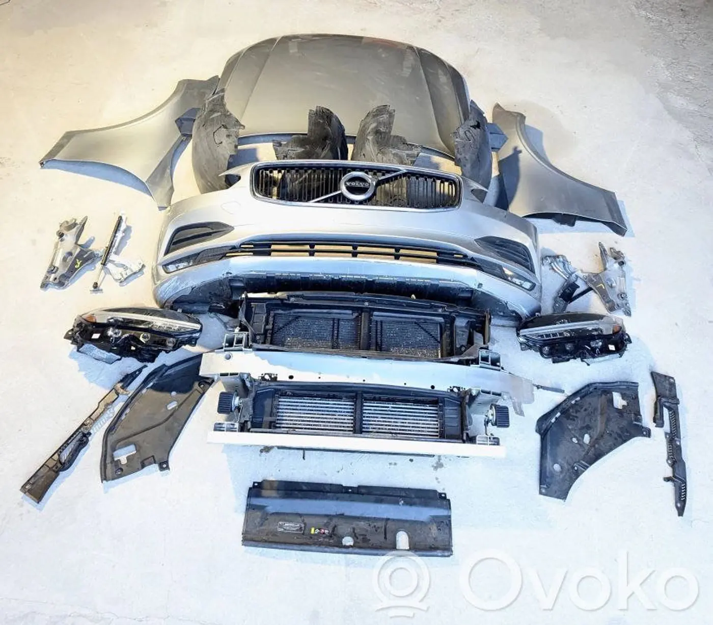 Передняя часть кузова к Volvo S90 2019