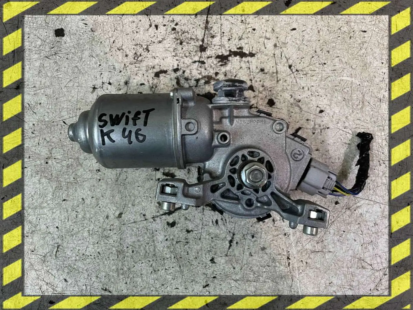 Моторчик стеклоочистителя  к Suzuki Swift 2015