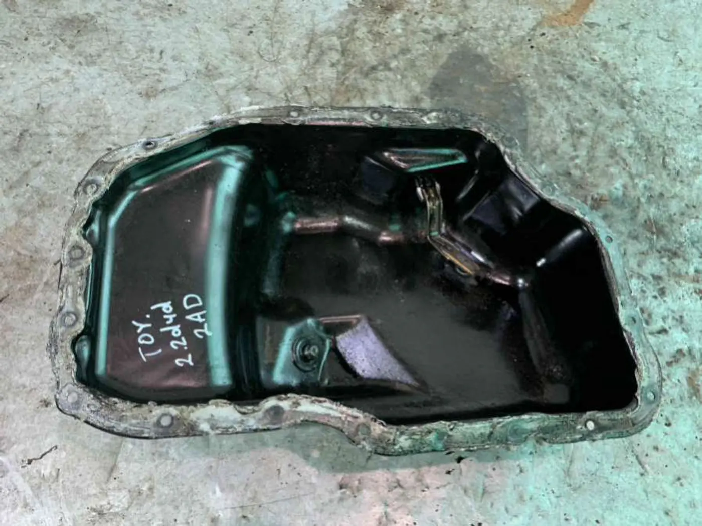 Поддон к Toyota Corolla Verso 2004