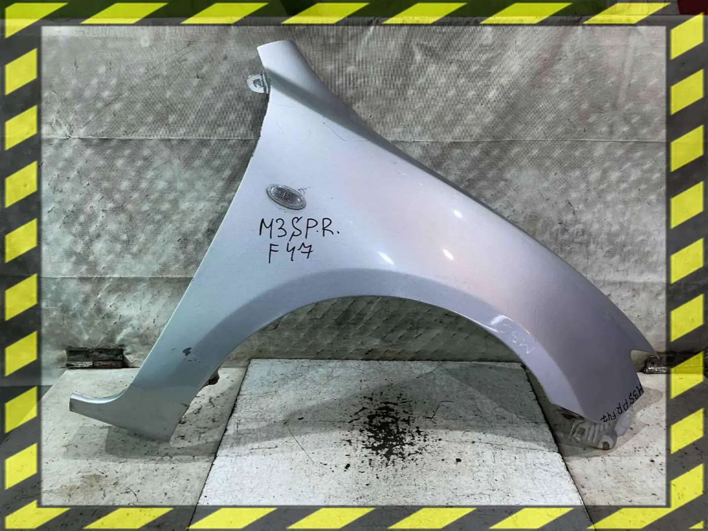 Крыло переднее правое к Mazda 3 2004