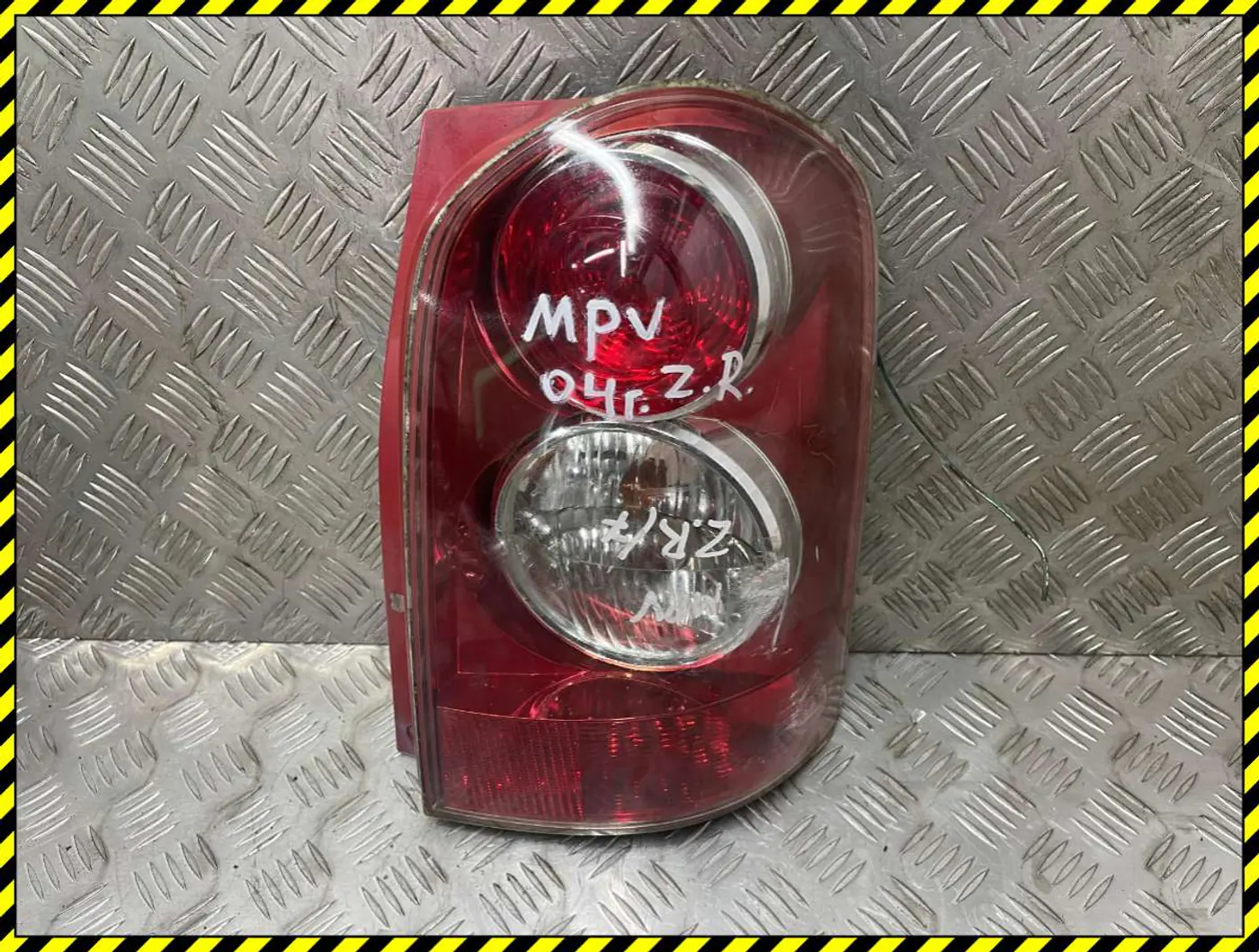 Фонарь задний правый к Mazda MPV 2004