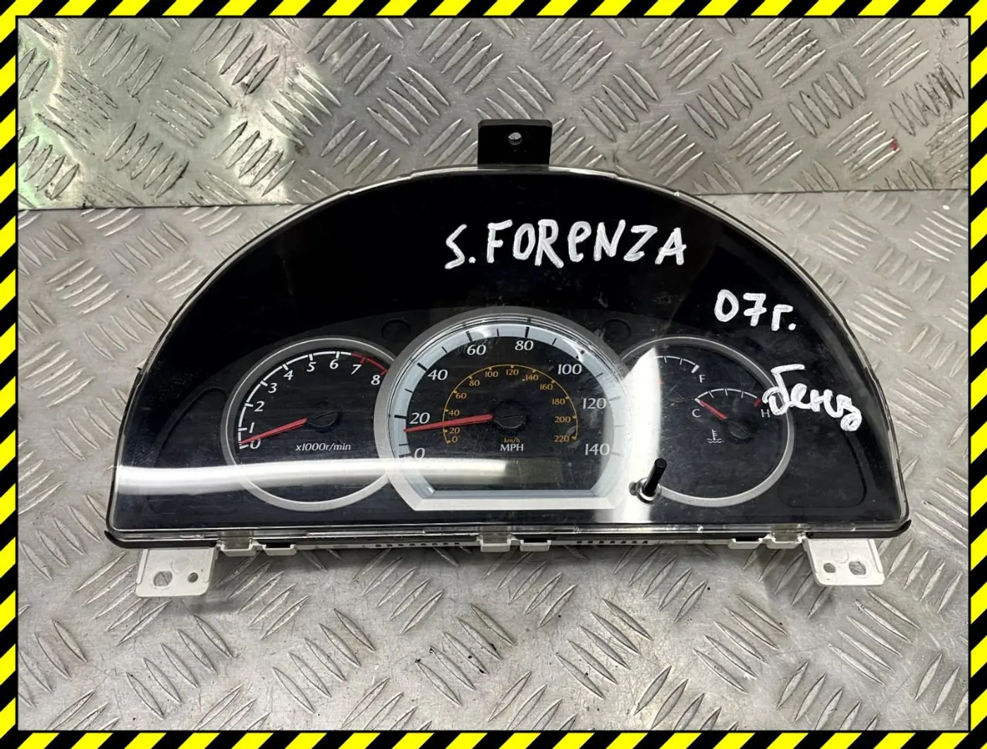 Щиток приборов (приборная панель) к Suzuki Forenza 2007