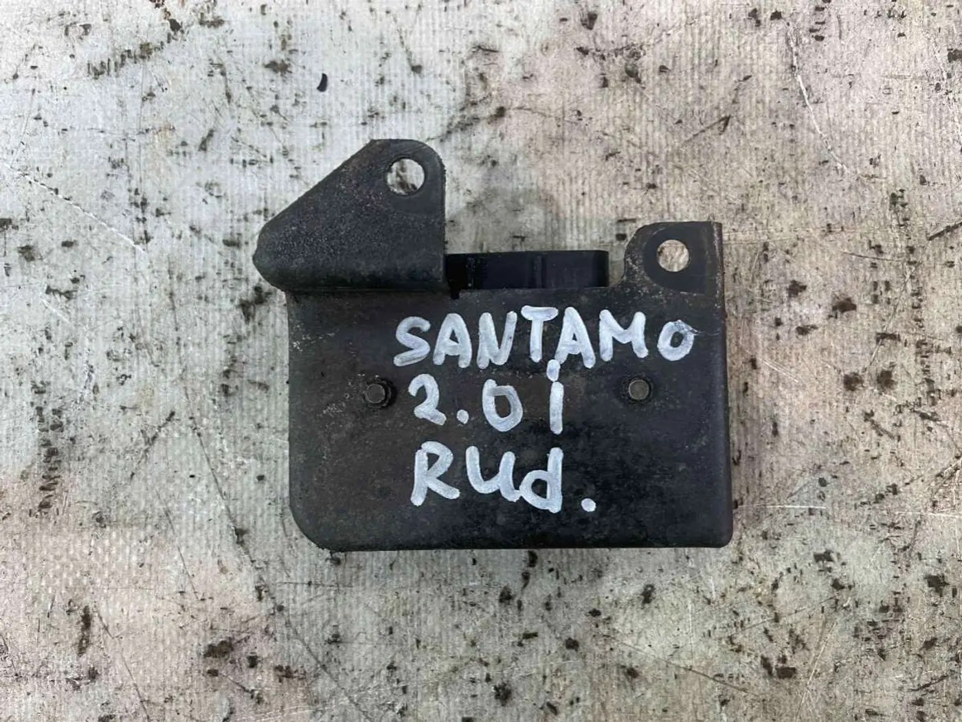 Помпа к Hyundai Santamo 1999