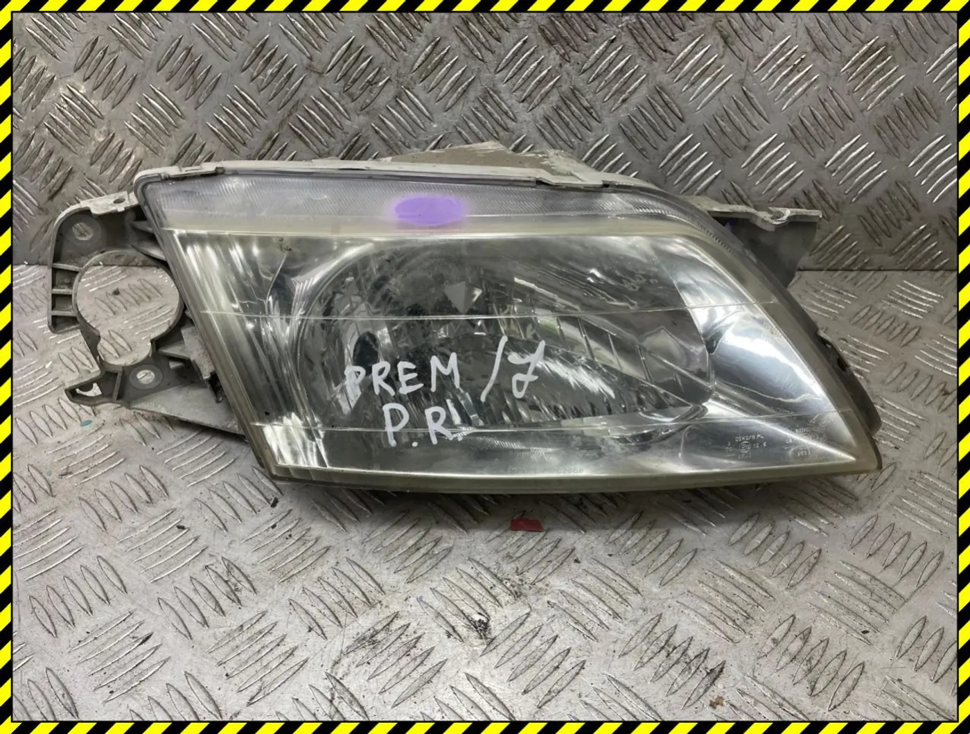 Фара правая к Mazda Premacy 2003