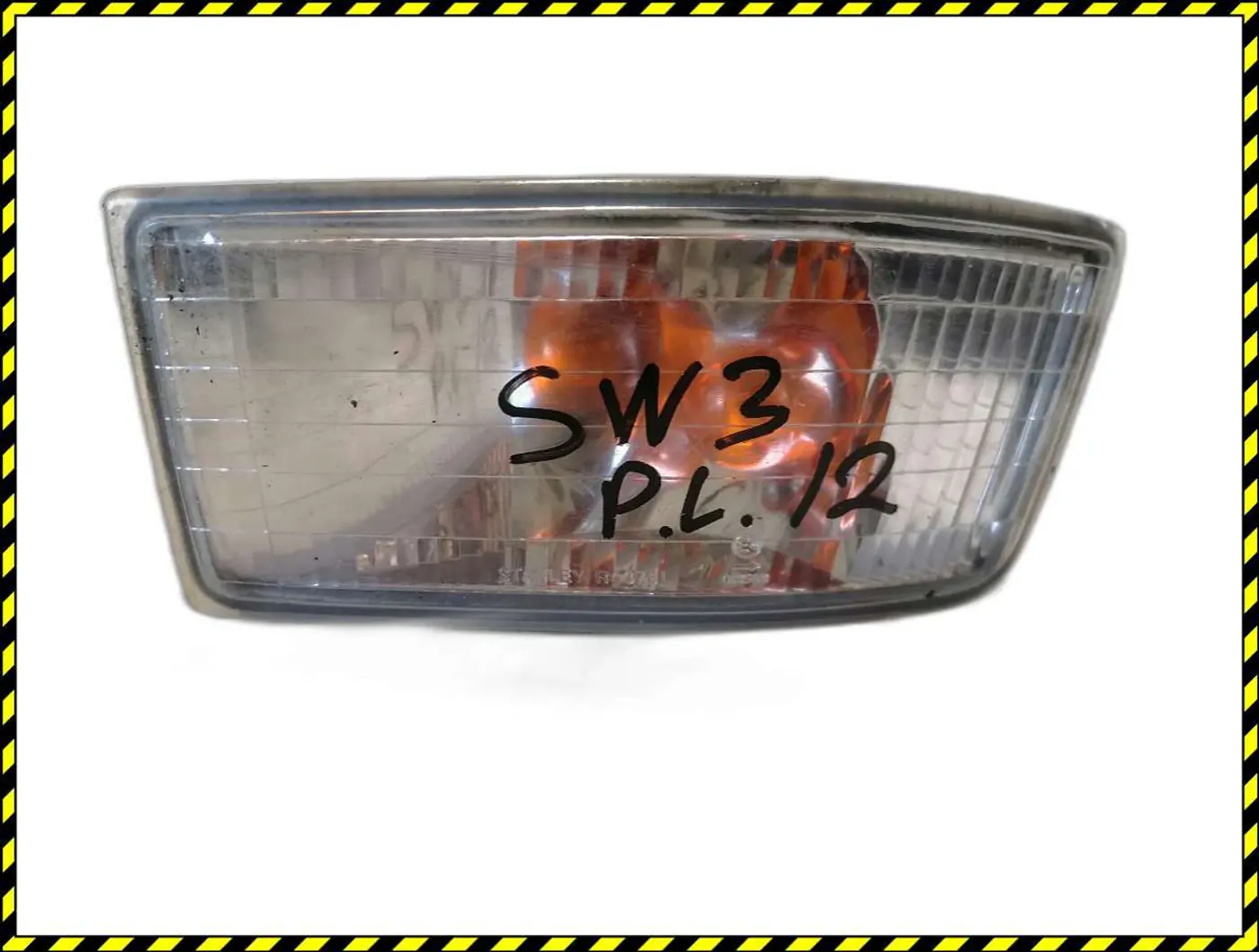 Поворотник левый к Mitsubishi Space Wagon 2000