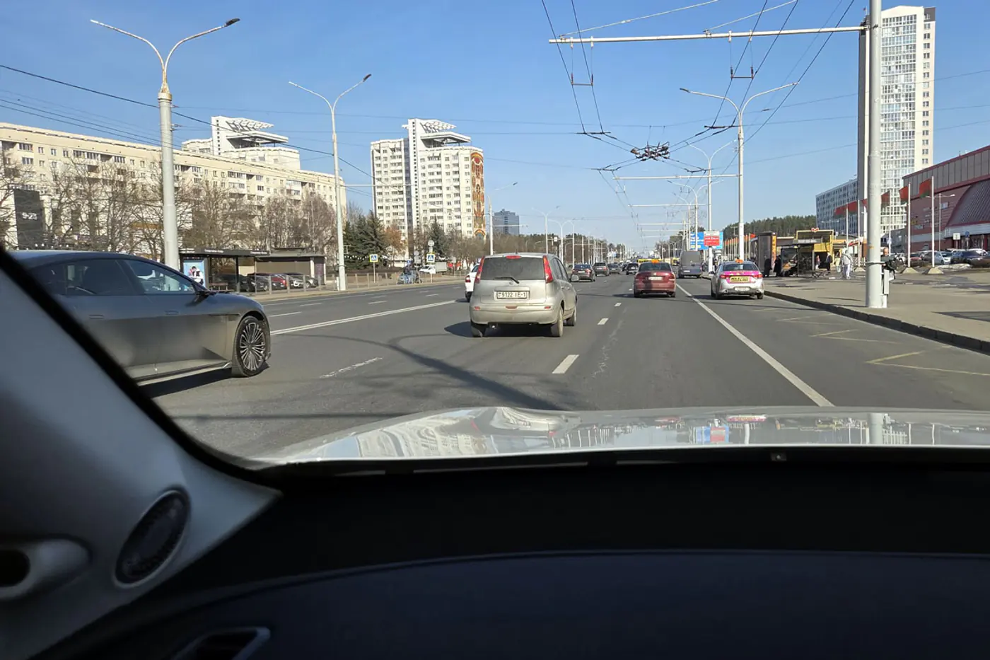 Пока в тени, но надолго ли? Тест-драйв кроссовера, который меняет представление о машинах за 65 000 рублей
