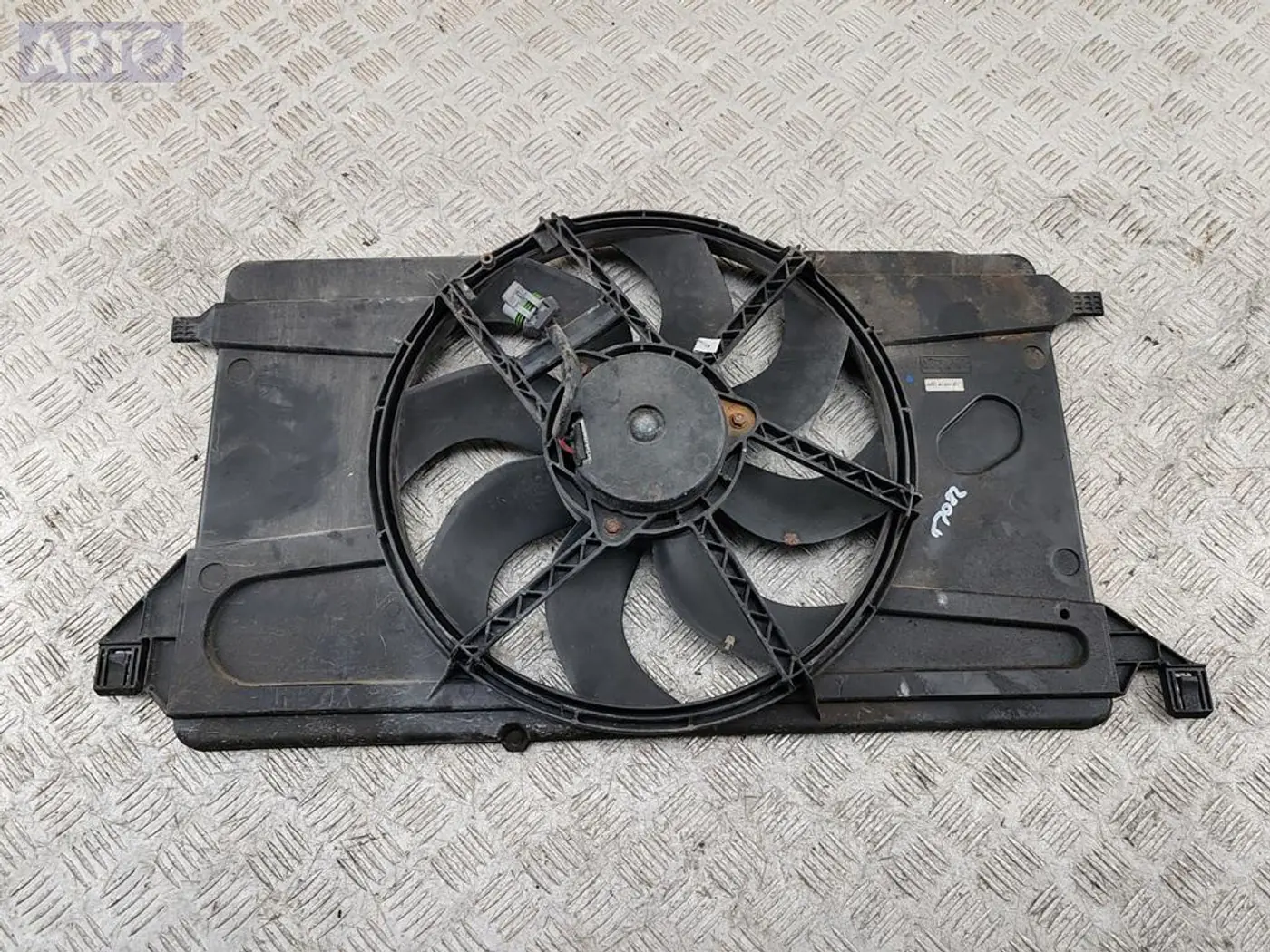 Вентилятор радиатора к Ford Focus 2006