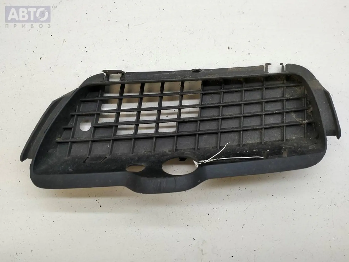 Решетка бампера к Volkswagen Golf 1996
