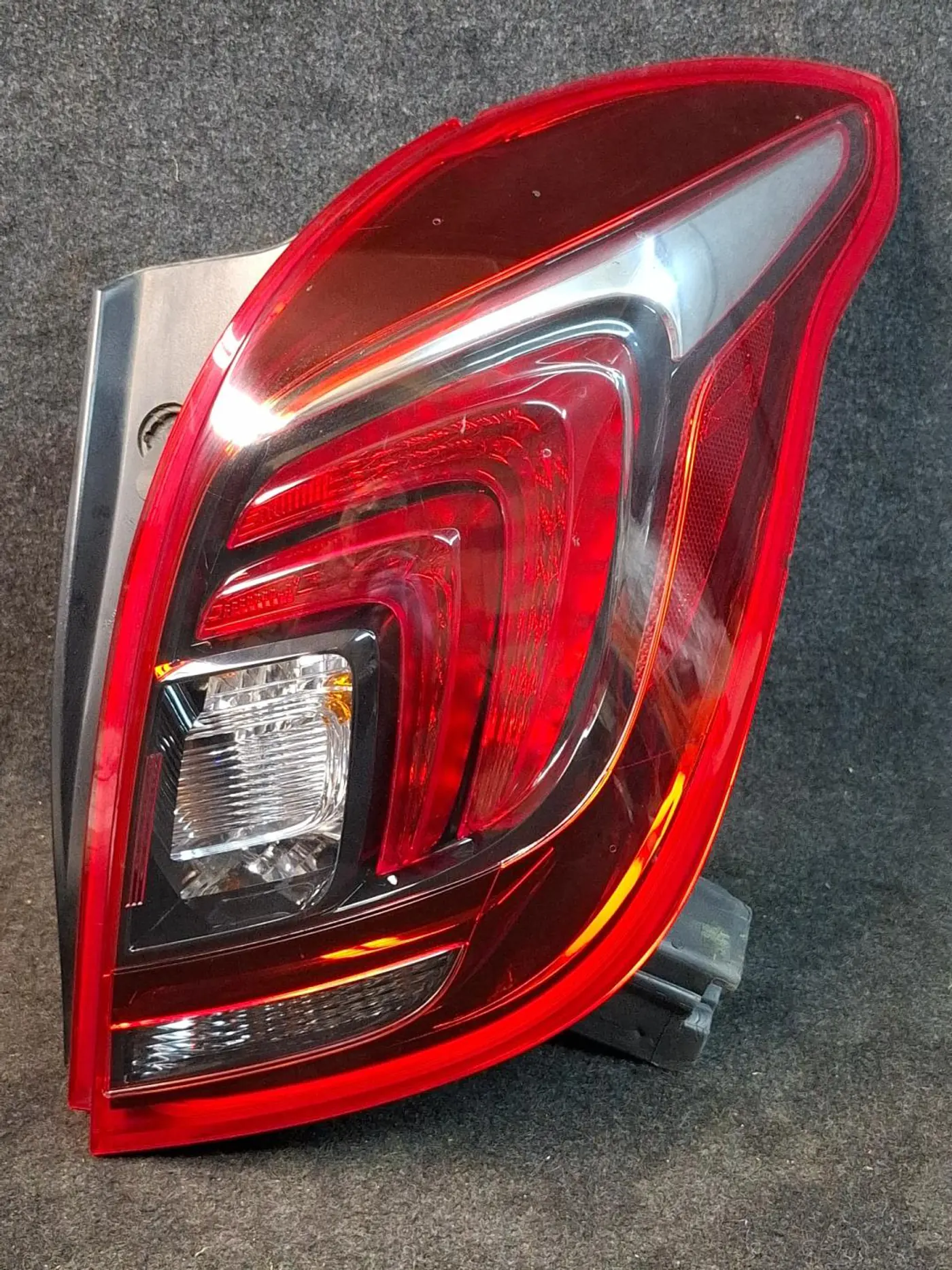 Фонарь задний правый к Buick Encore 2020