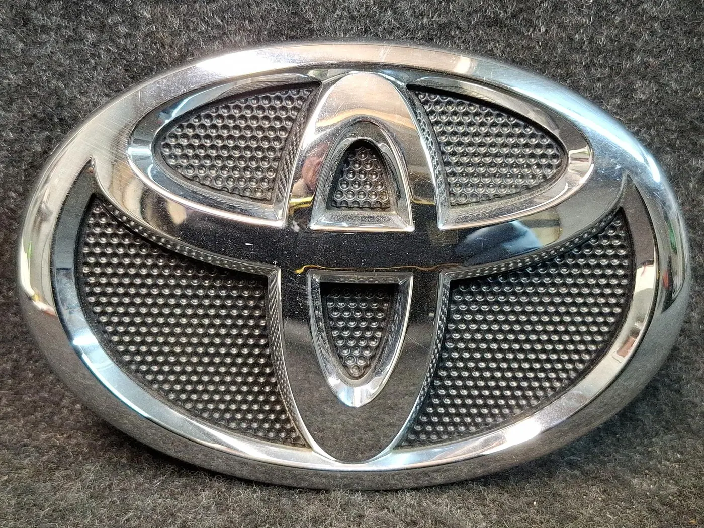 Эмблема к Toyota Camry 2008