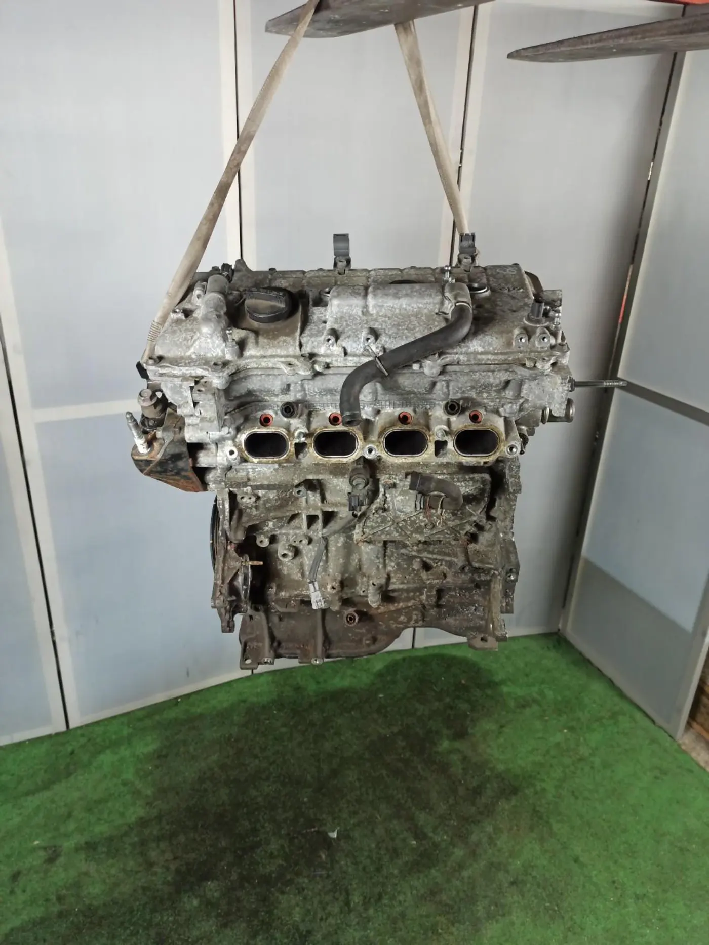 Двигатель к Toyota Prius 2014