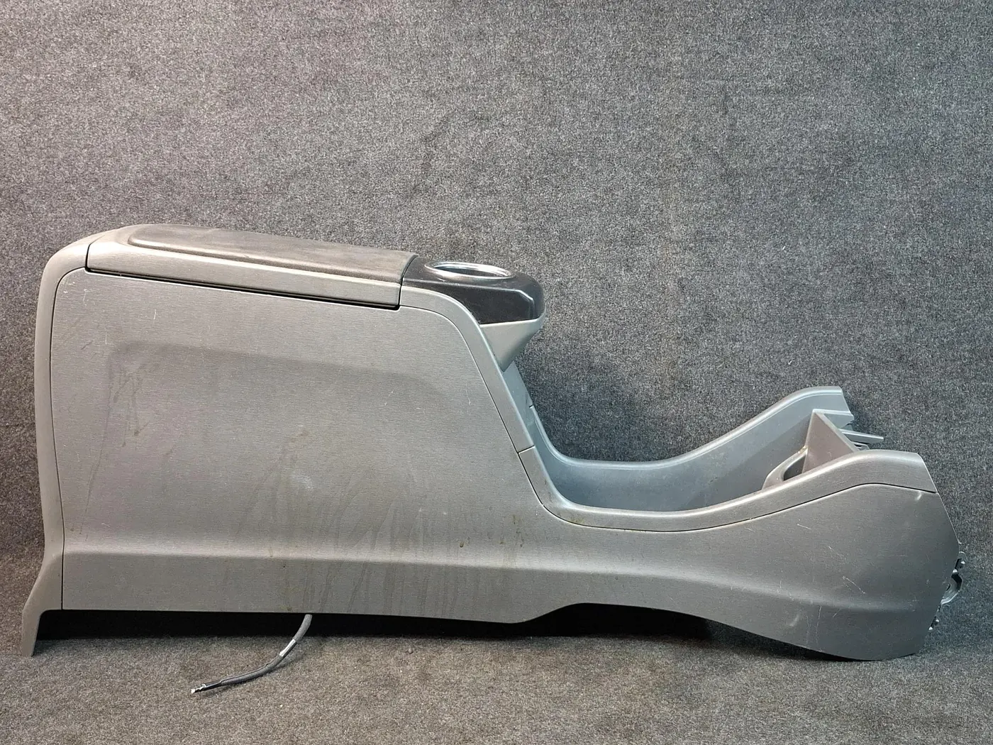 Подлокотник к Toyota Prius 2014