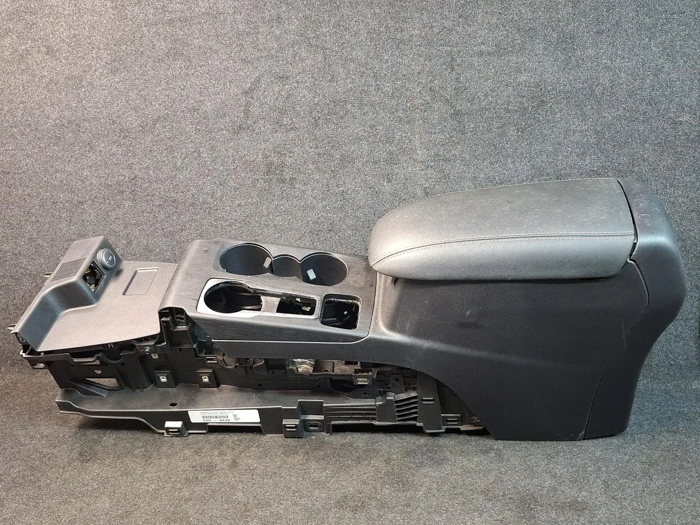 Подлокотник к Ford Escape 2020