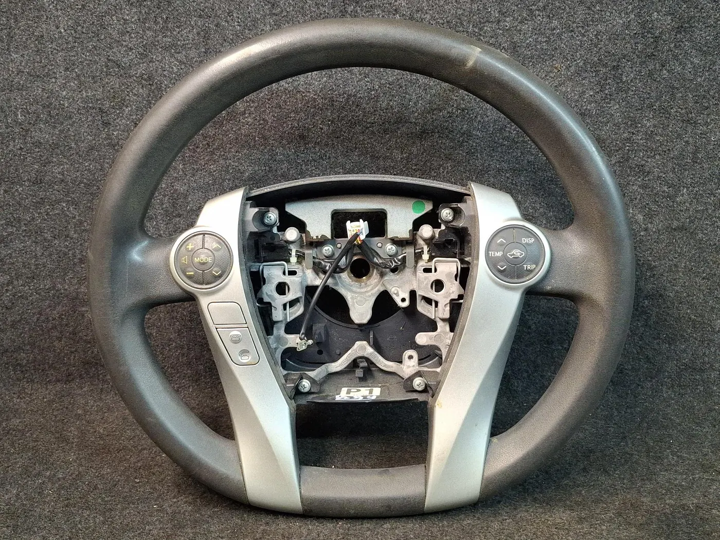 Руль к Toyota Prius 2014