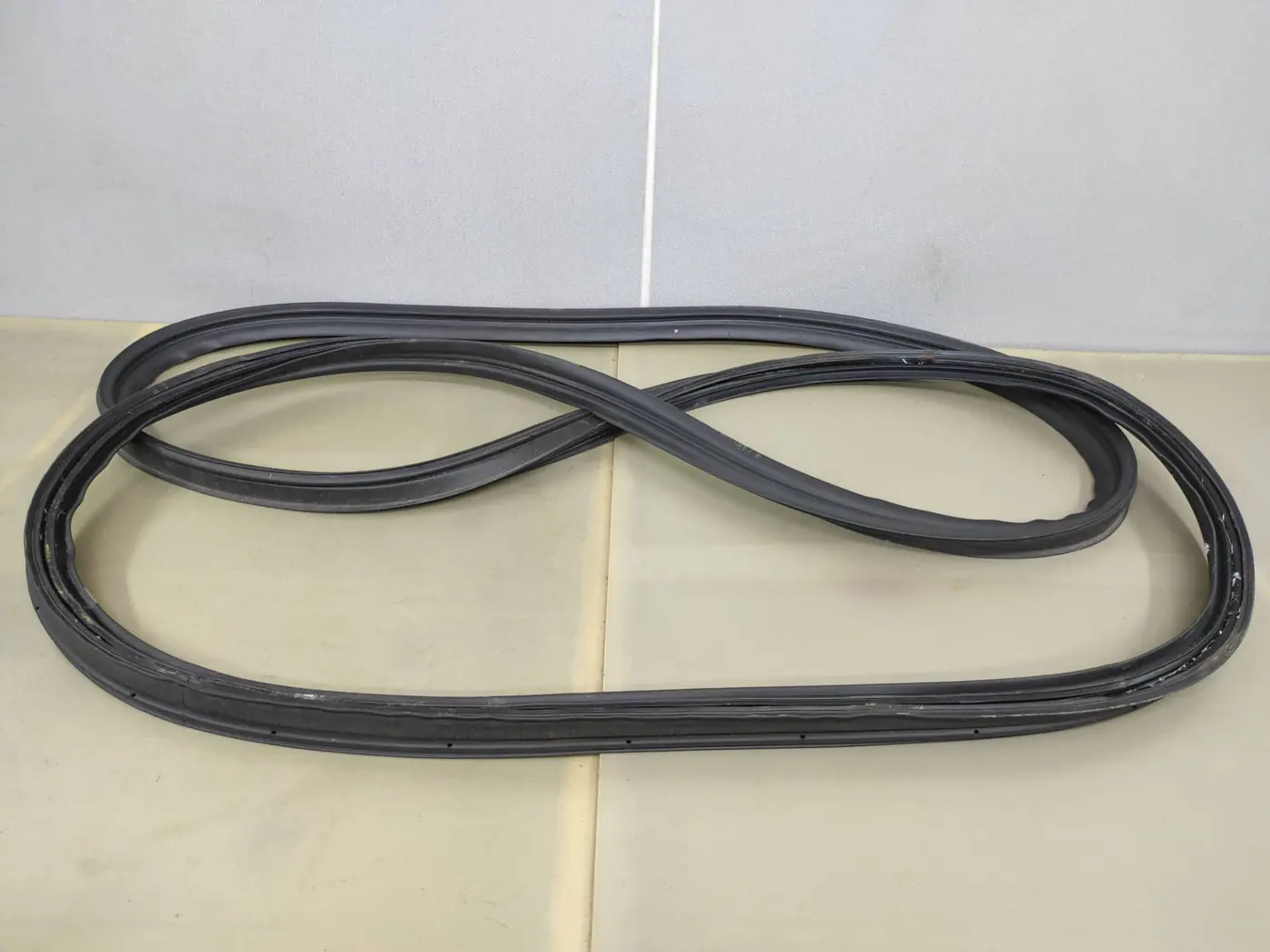 Уплотнитель багажника к Mazda CX-9 2020