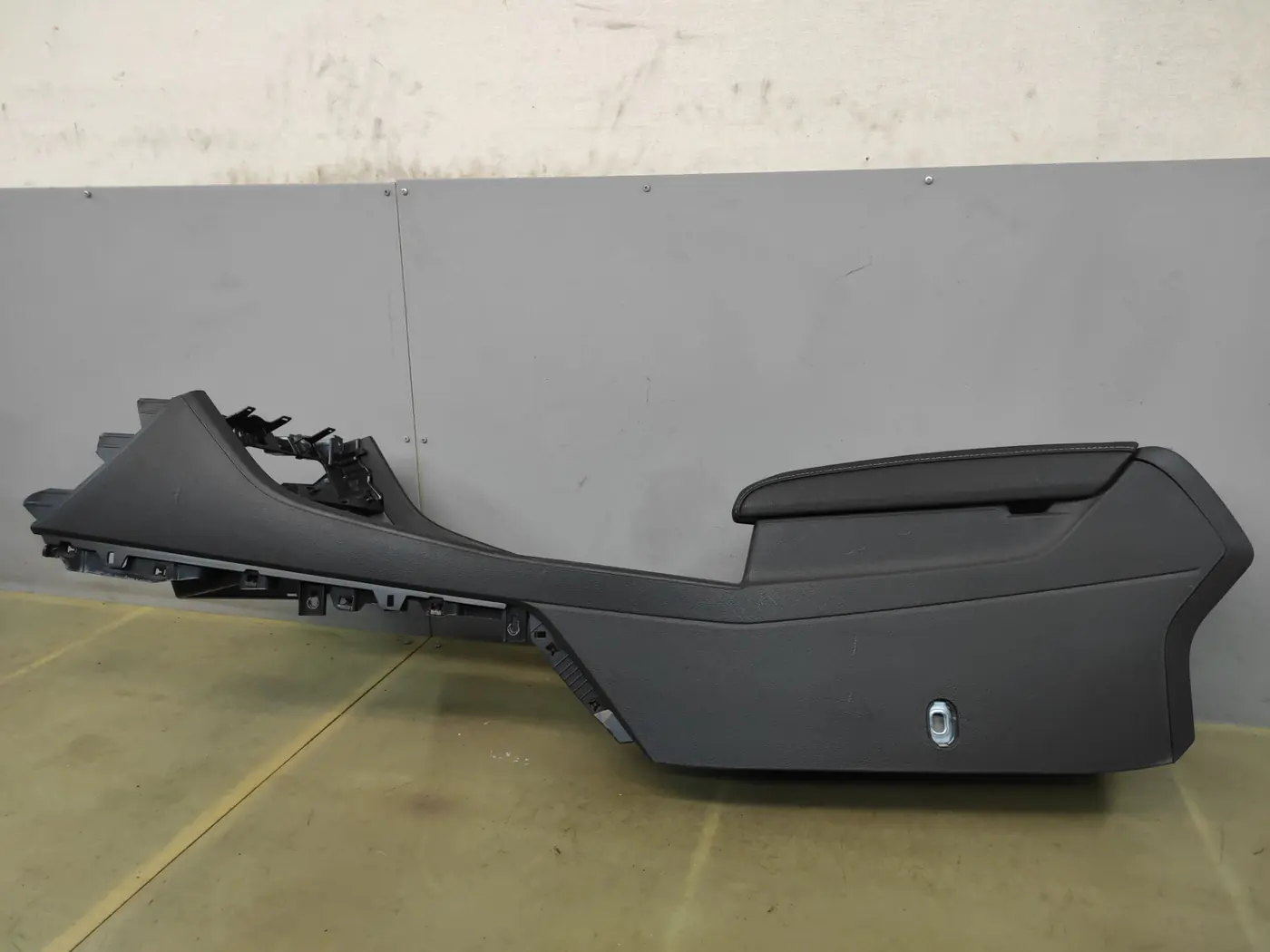 Подлокотник к Volkswagen Jetta 2019