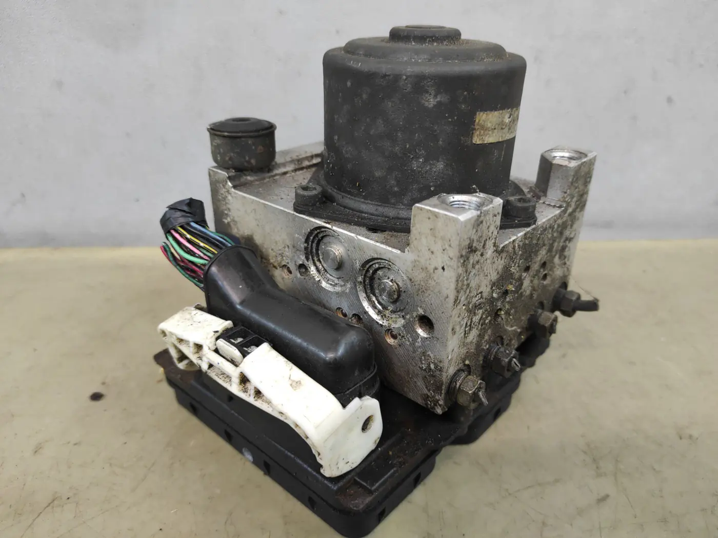 Блок ABS к Mazda 6 2003