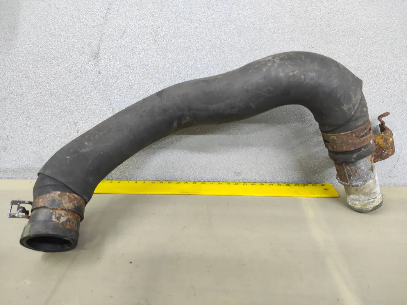 Патрубок к Mazda CX-7 2008