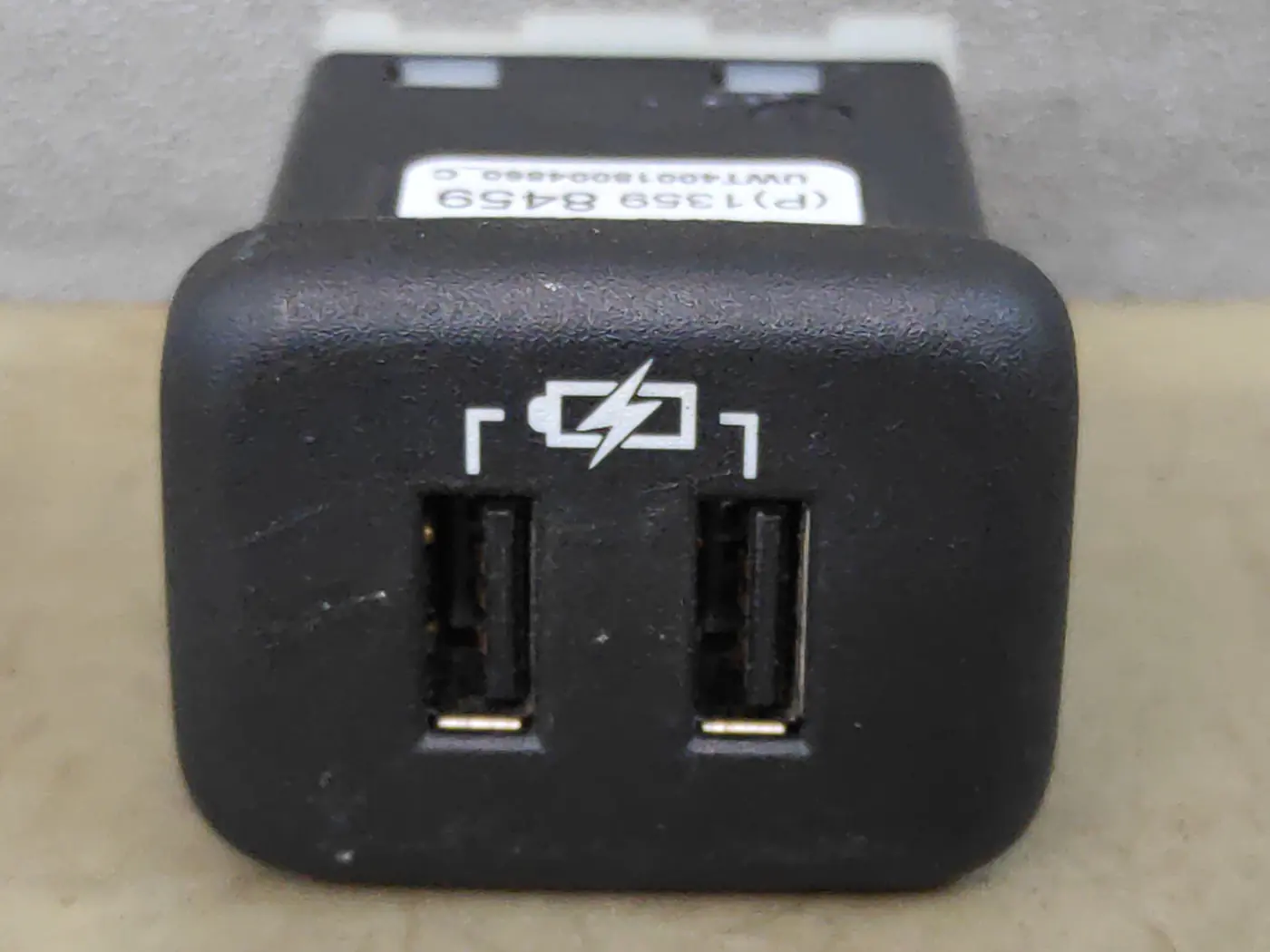 Разъем AUX / USB к Chevrolet Equinox 2019