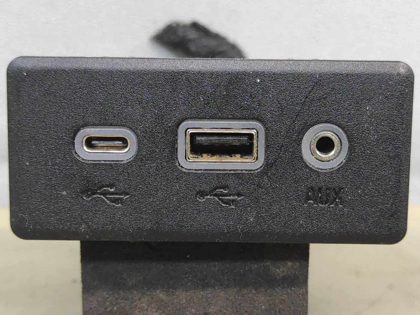 Разъем AUX / USB к Chevrolet Equinox 2019