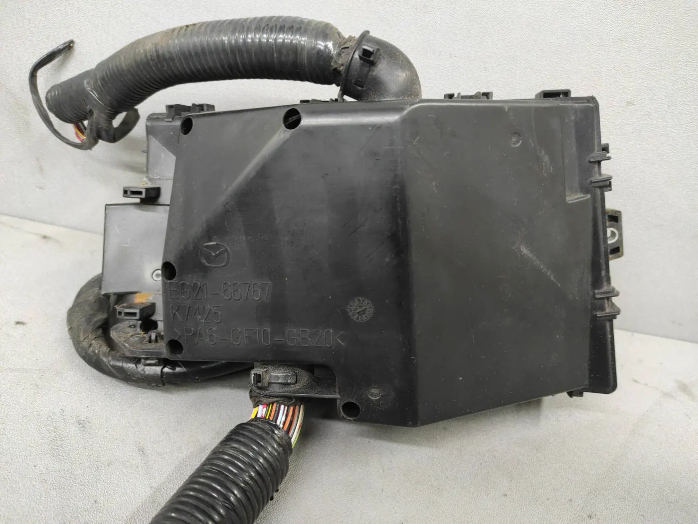 Блок предохранителей к Mazda CX-7 2008