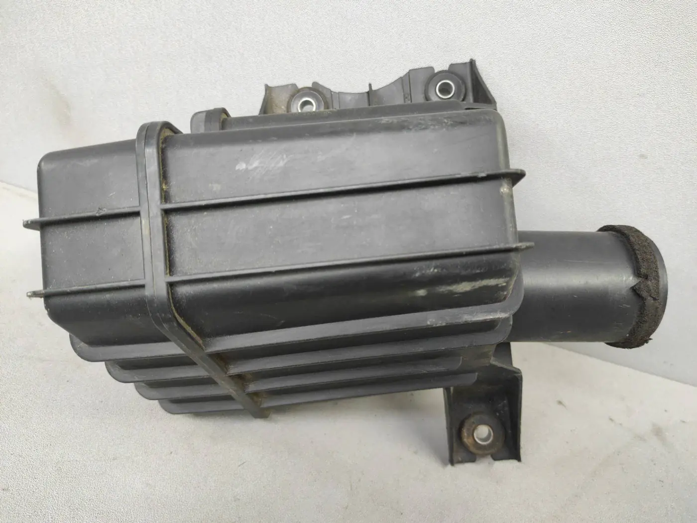 Резонатор воздушного фильтра к Mazda CX-7 2008