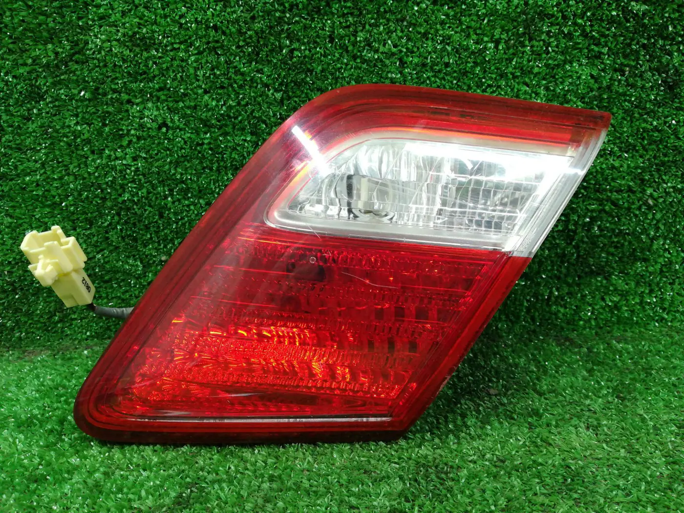 Фонарь крышки багажника правый к Toyota Camry 2009