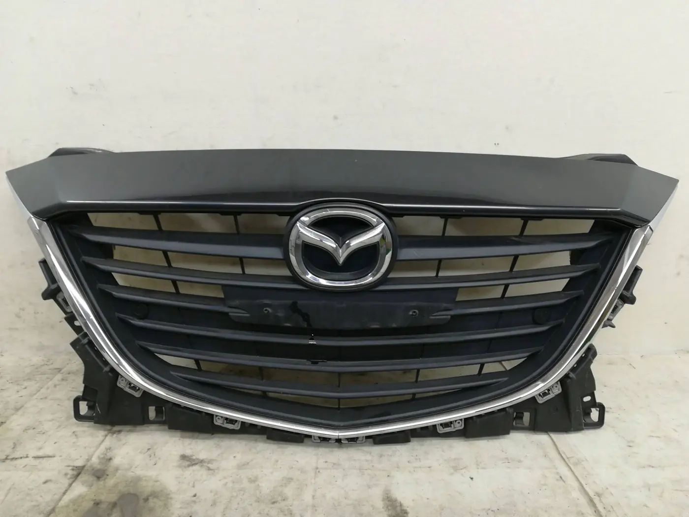 Решетка радиатора к Mazda 3 2016