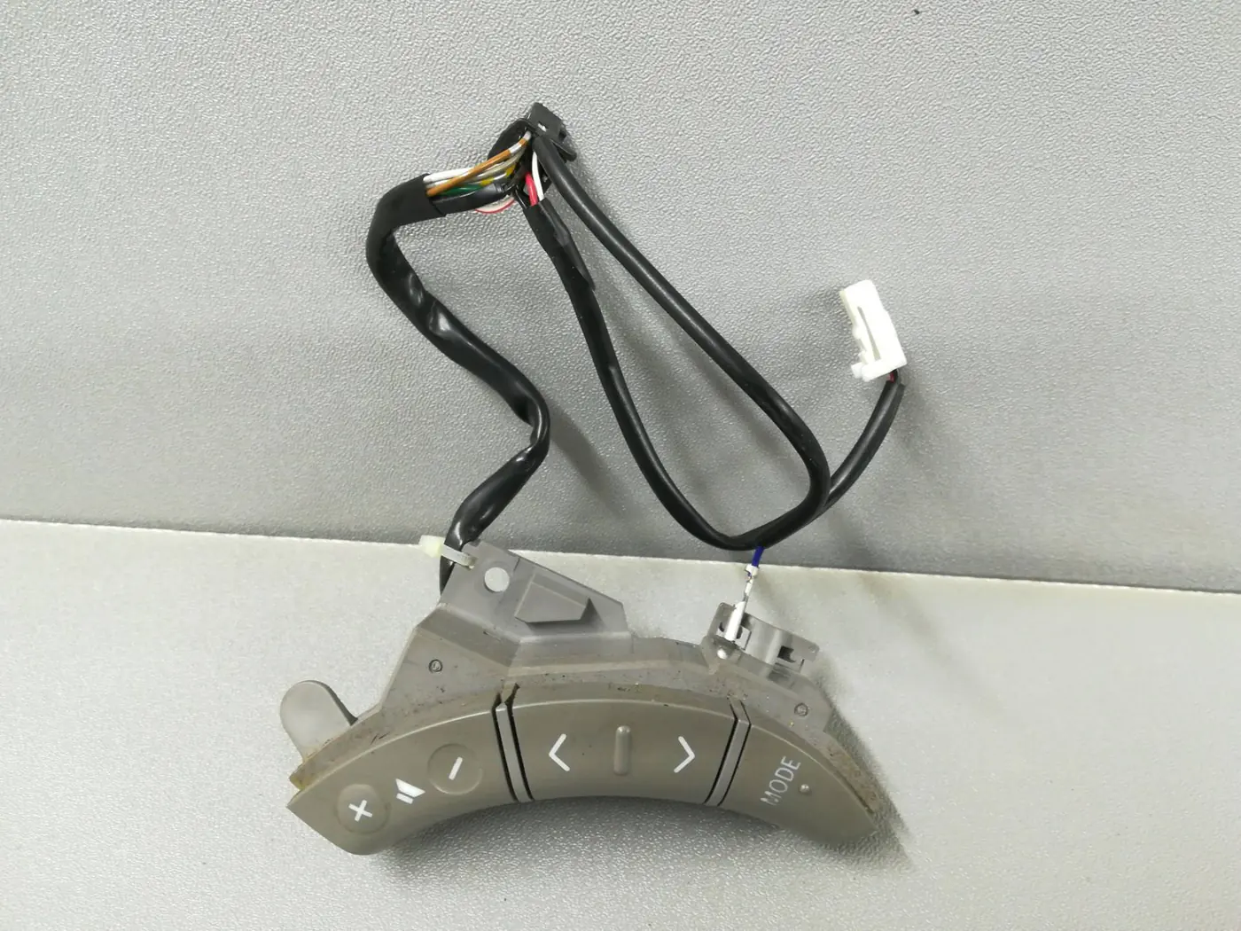 Кнопки руля к Toyota Sienna 2007