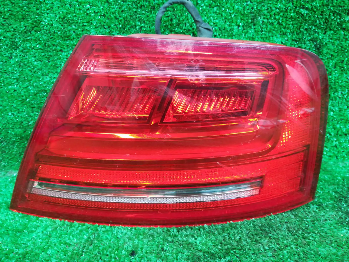 Фонарь задний правый к Audi A8 2011