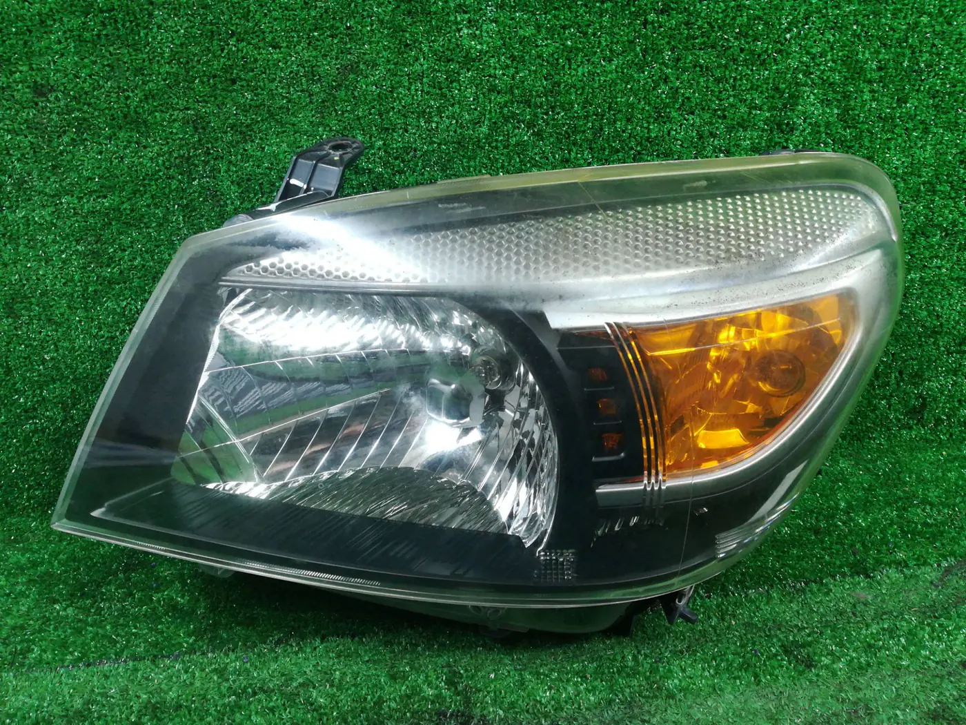 Фара левая к Ford Ranger 2011