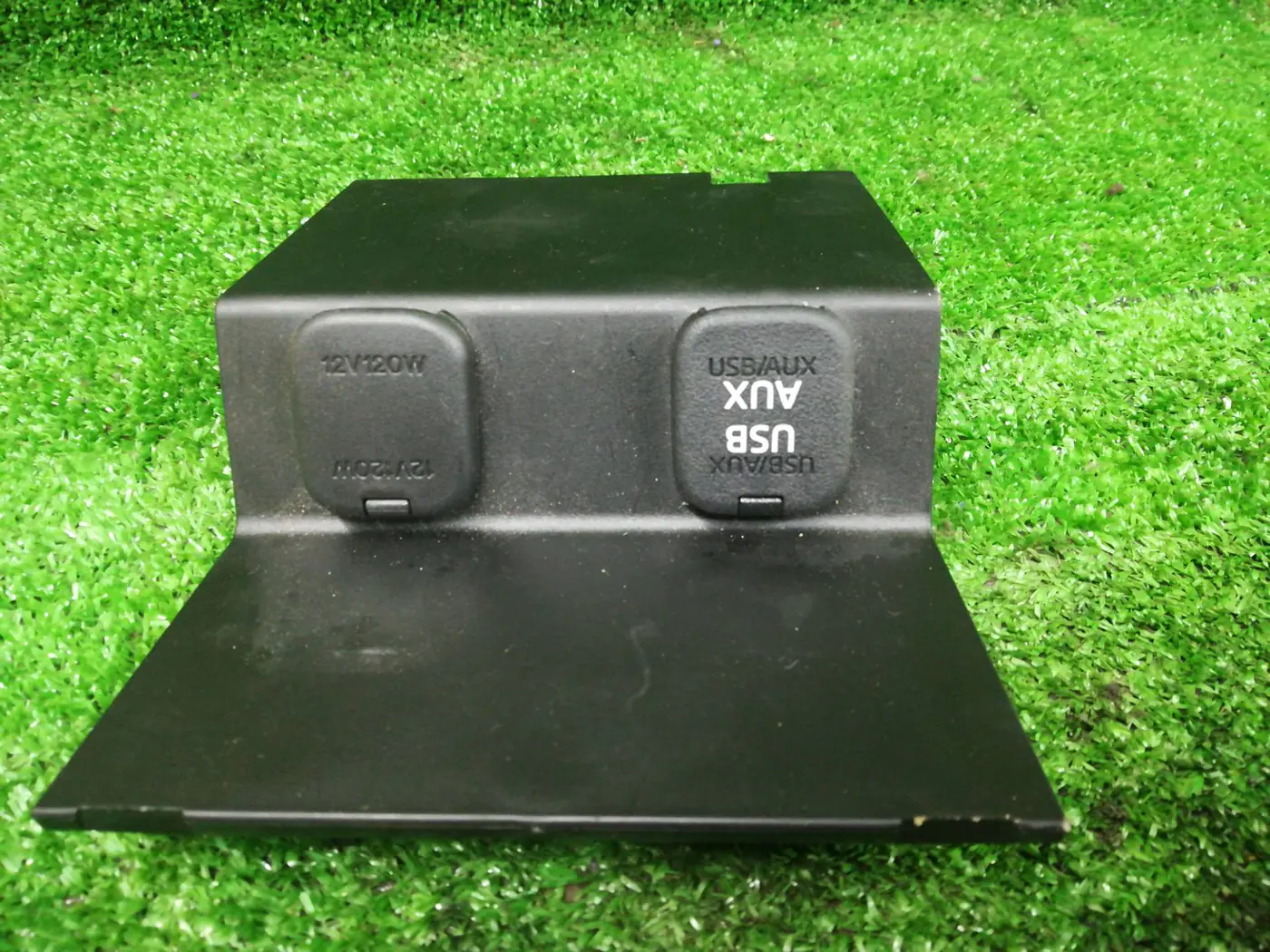 Разъем AUX / USB к Mazda 6 2015