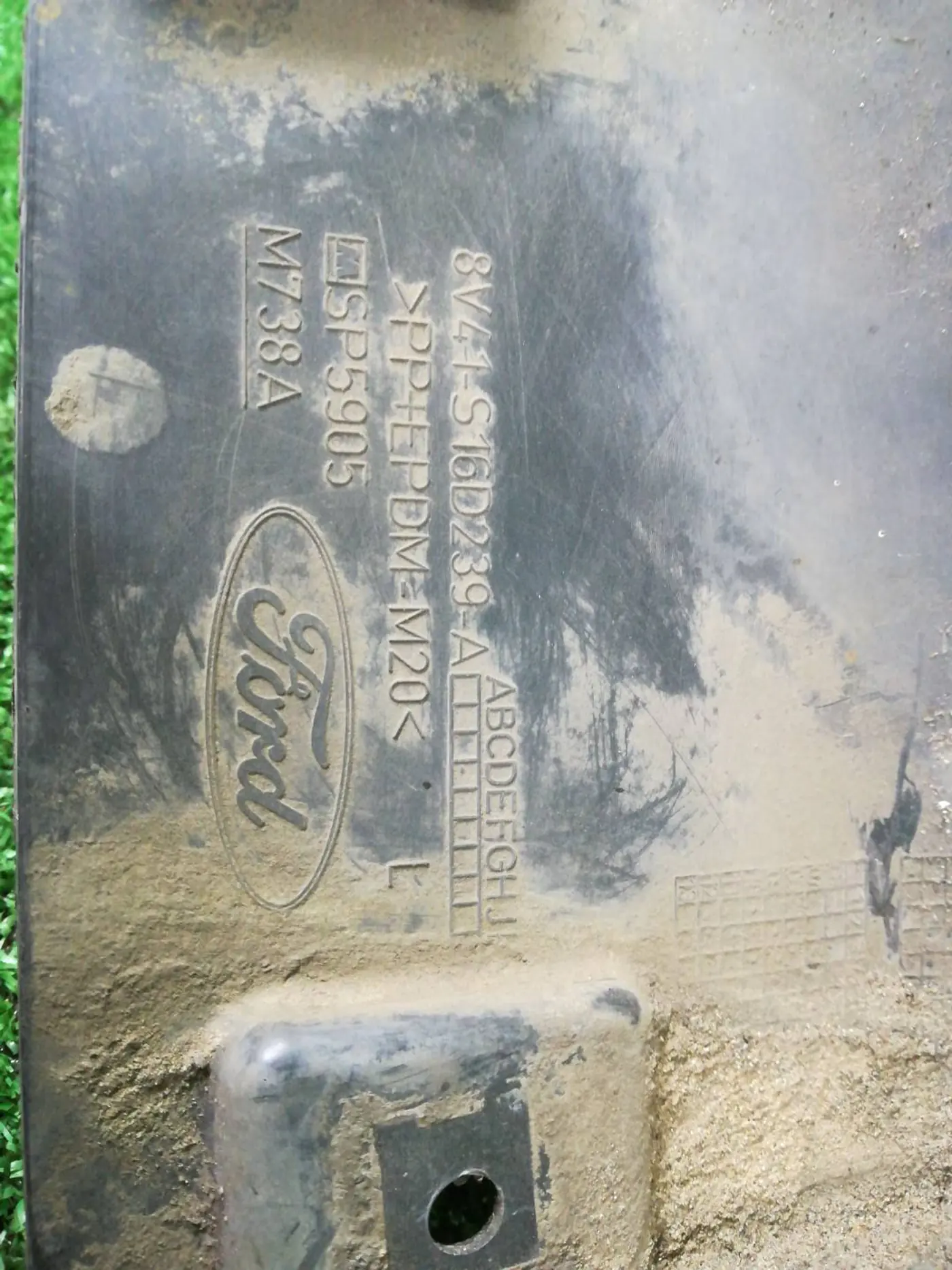 Молдинг крыла переднего левого к Ford Kuga 2012