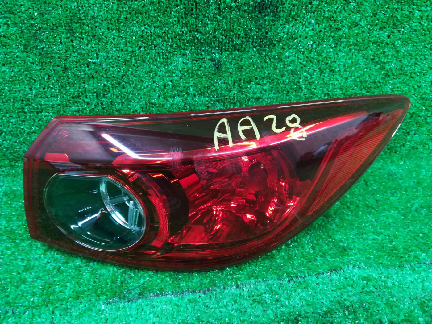 Фонарь задний правый к Mazda 3 2015