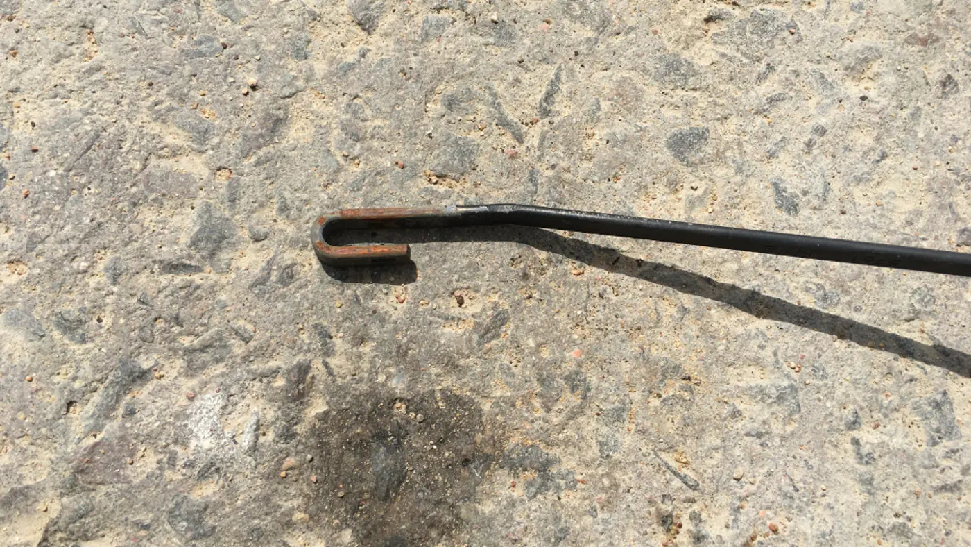 Щеткодержатель к Mazda 626 2002