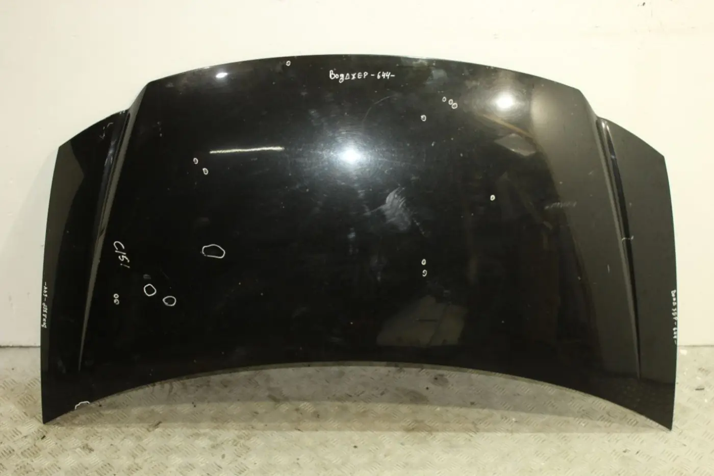 Капот к Chrysler Voyager 2006