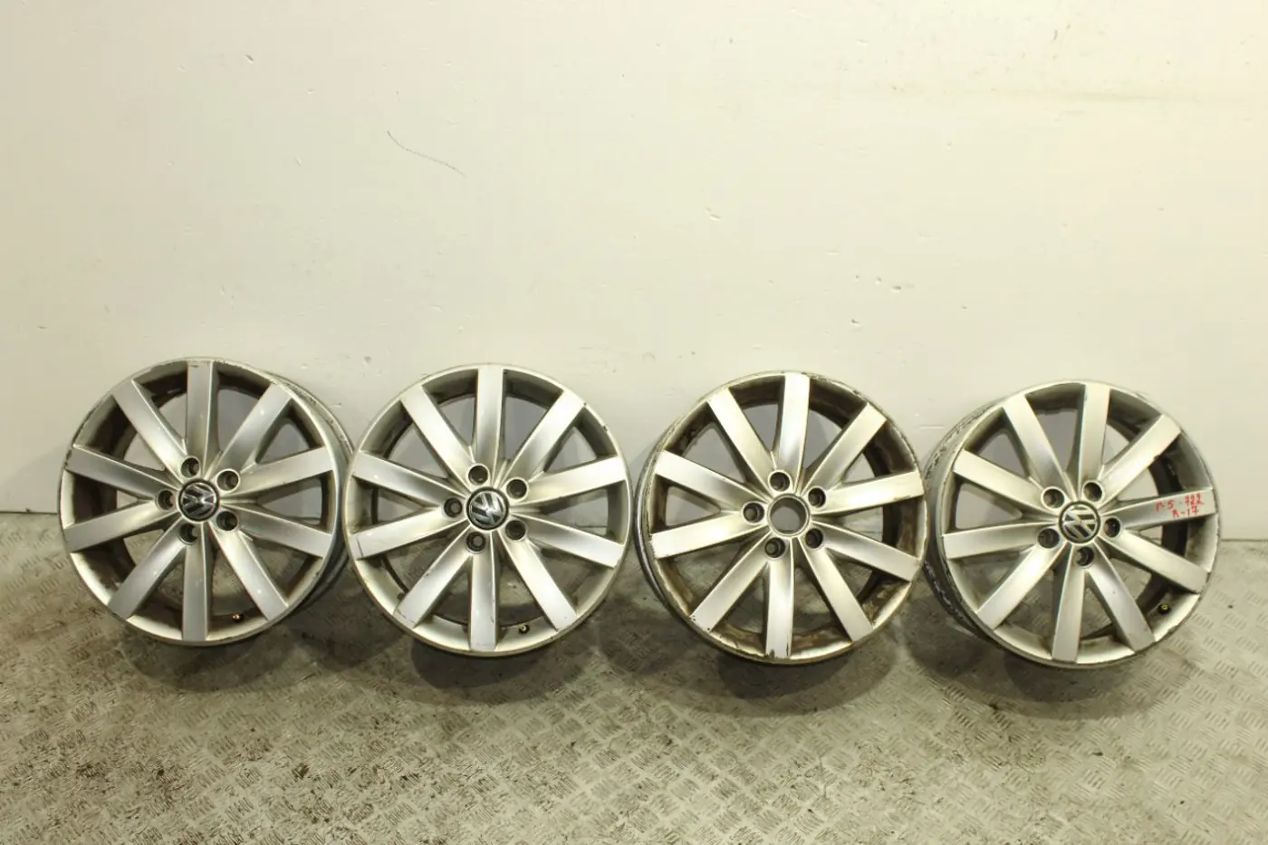 Диск литой к Volkswagen Golf Plus 2006