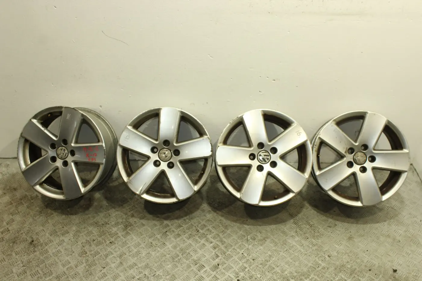 Диск литой к Volkswagen Golf 2006