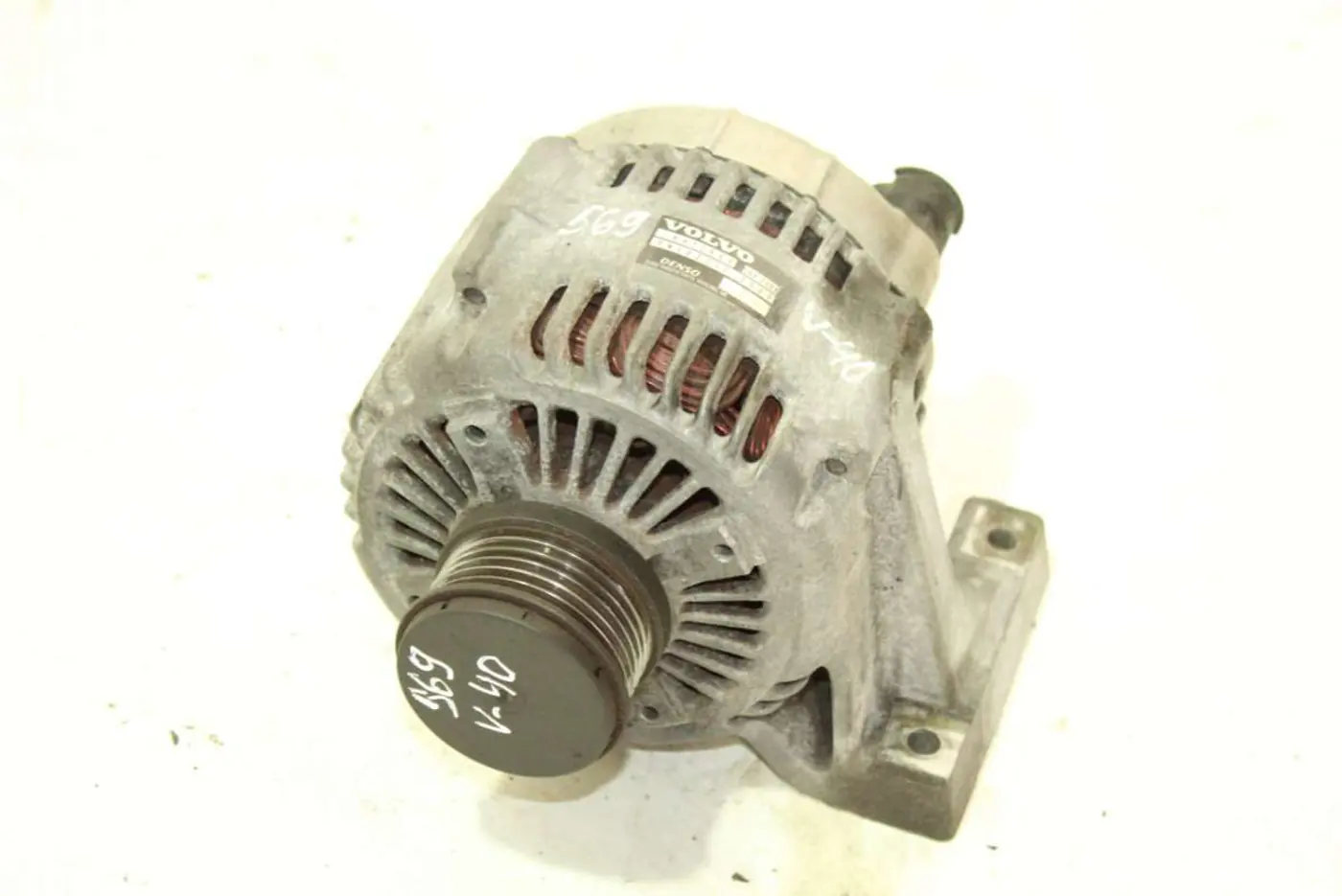 Генератор к Volvo V40 2002