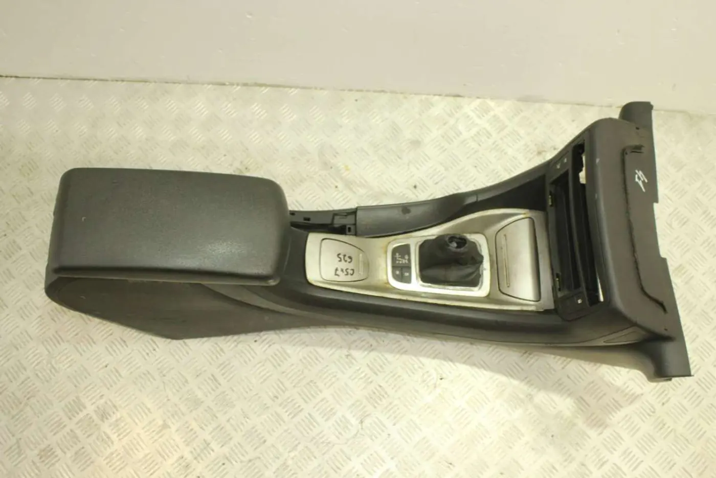 Подлокотник к Citroen C5 2010
