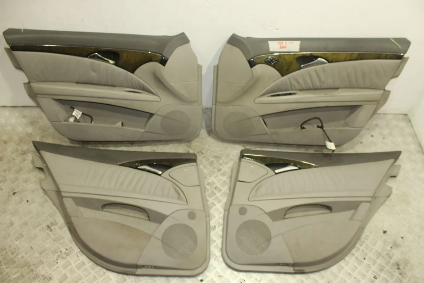 Дверная карта к Mercedes-Benz E-klasse 2003