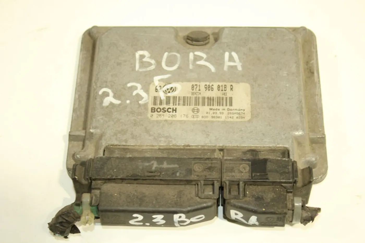 Блок управления двигателем к Audi A3 1998