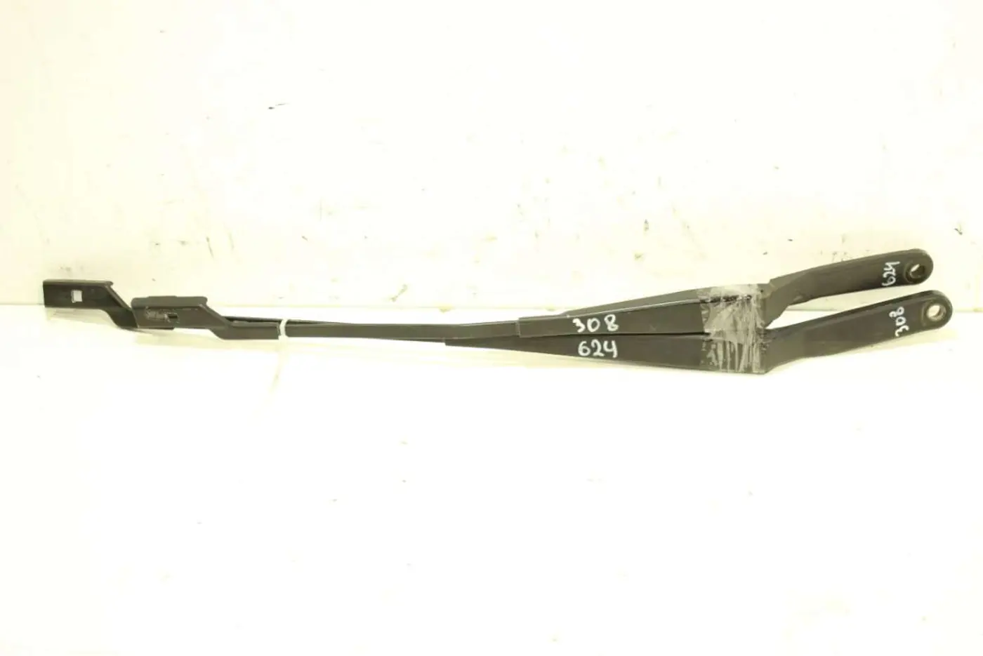 Щеткодержатель к Peugeot 308 2008