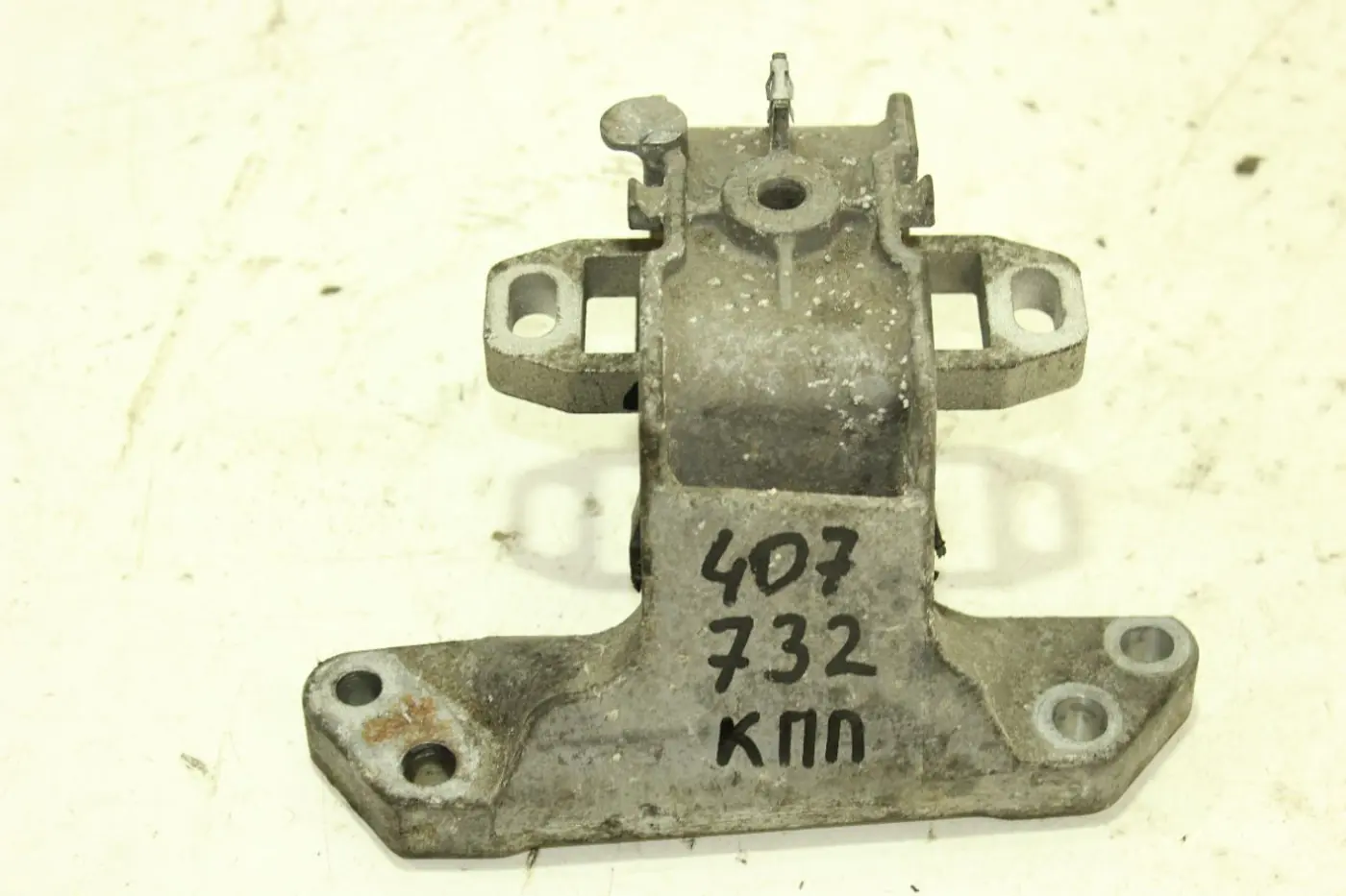 Кронштейн КПП к Citroen A6 2005