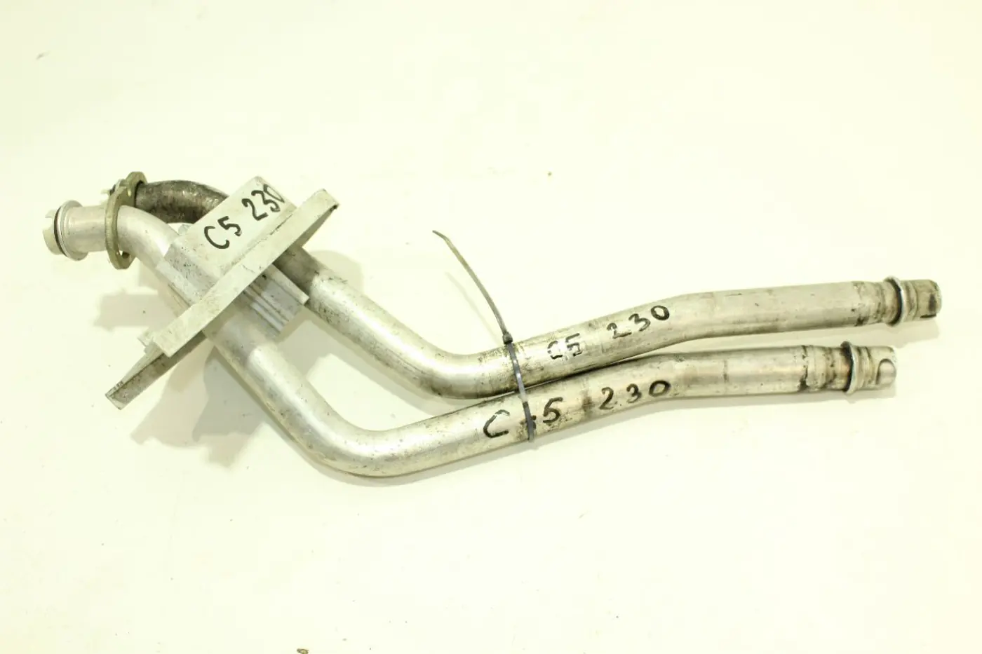 Патрубок отопителя (печки) к Citroen C5 2002