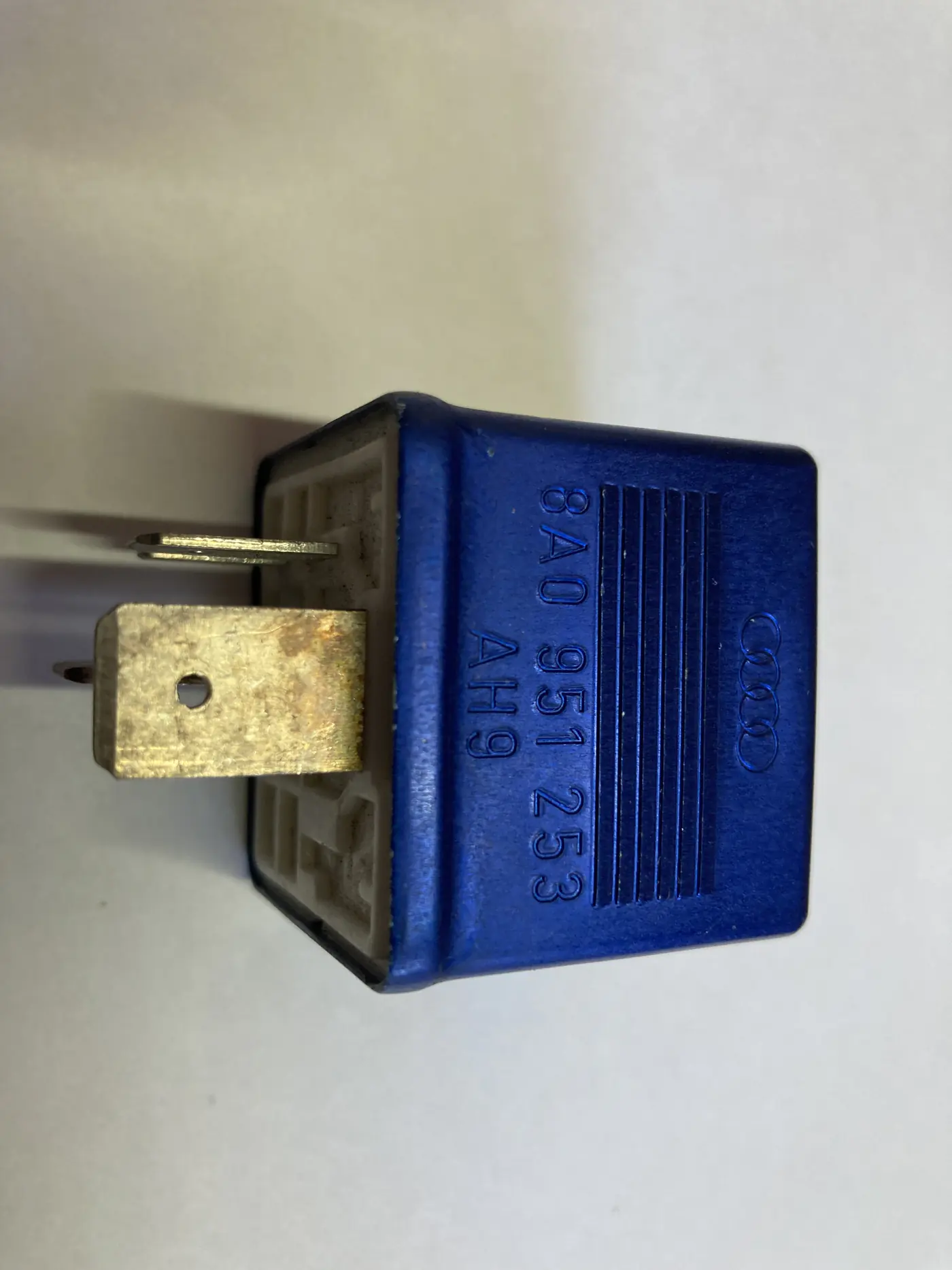 Реле бензонасоса к Audi A4 1998