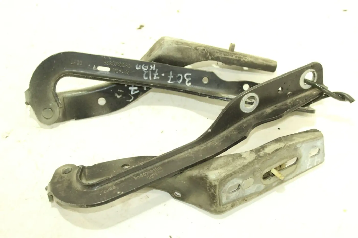 Петля капота к Peugeot 307 2007